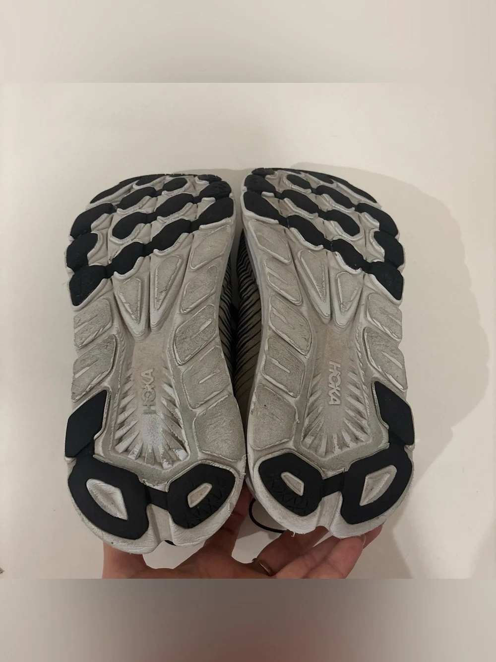 HOKA women’s Rincon 3 size 8